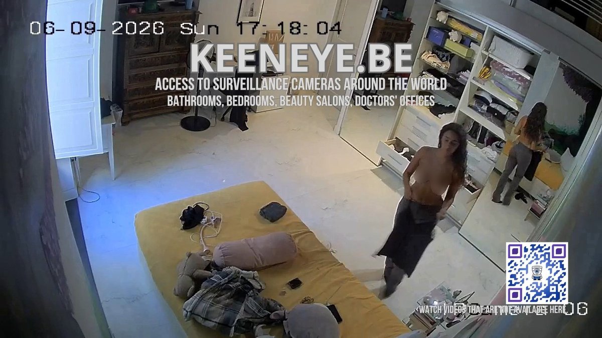 Keeneye_be's tweet photo. Authentic home surveillance camera recording from a bedroom.
A woman is seen during a private moment near the wardrobe. Natural and unscripted scene captured by a home camera.

Full video and more private moments available here:
 https://t.co/Qs3lG3sEo8

For faster access use the bot: @KeenEye_Access_bot

#HomeSurveillance #SurveillanceCamera #PrivateMoments #Bedroom
