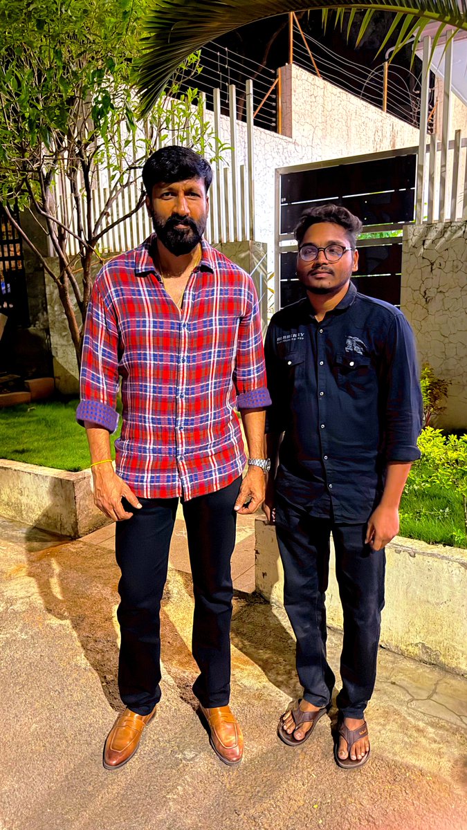 RowadyA20953's tweet photo. 67/100 ᴍᴀᴄʜᴏ ꜱᴛᴀʀ ɢᴏᴩɪᴄʜᴀɴᴅ ᴀɴɴᴀ..🔥💯
#VIRALPOST #telugu #trending #Gopichand #tollywood #movie #actor #MAHESHBABU #SUPERSTAR #JRNTR #DRAGON #TRENDING #fans https://t.co/x6VPuXGfst