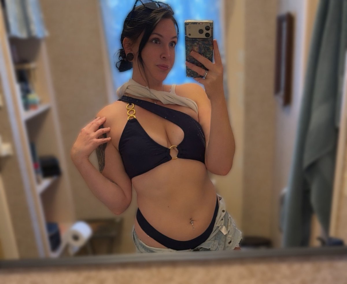 x_DDeity_x's tweet photo. We love a sexy funded bath suit. I love my spoiled life. https://t.co/yqlIec54O3