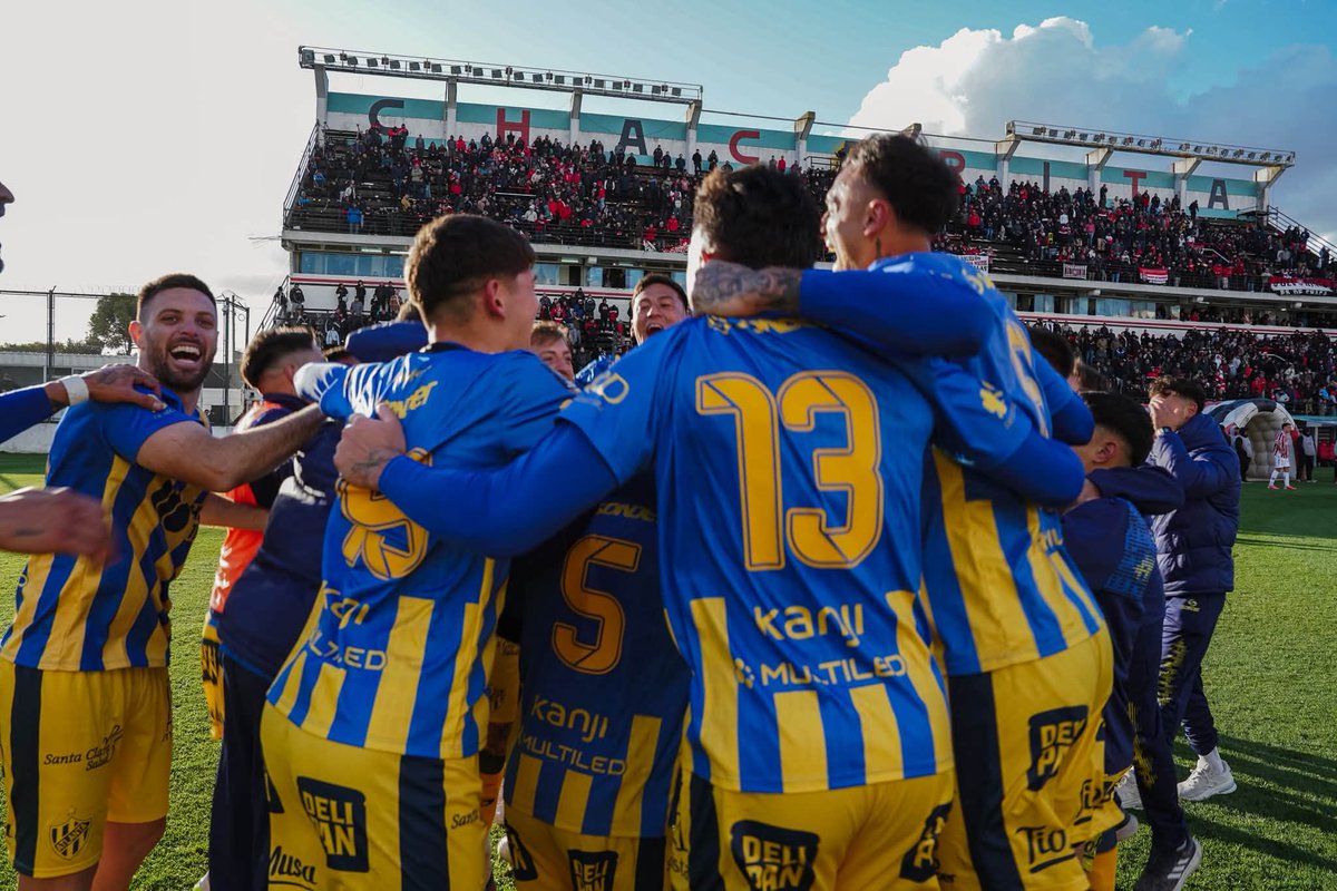 NotiAtlanta's tweet photo. Desde que @gabrielmgreco de @RenacimientoB  esta gobernando, Atlanta ha superado a Chacarita en todo. En 7 partidos, 3 triunfos. Vuelta en la cara en la final de reserva, mejores resultados en inferiores. Y como siempre, dueños de Villa Crespo y Chacarita. 

Crédito @RevistaBohe https://t.co/Khvipmir1a
