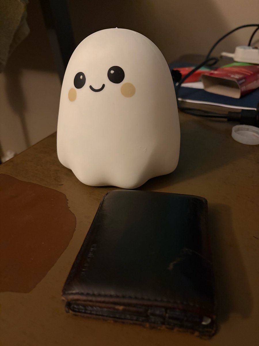 CasterTek's tweet photo. Philip heard you didn’t have snack money. Philip would like to buy you snacks…. Wait is that my wallet? #philipemotinalsupportghost https://t.co/FIIYUqQN1g