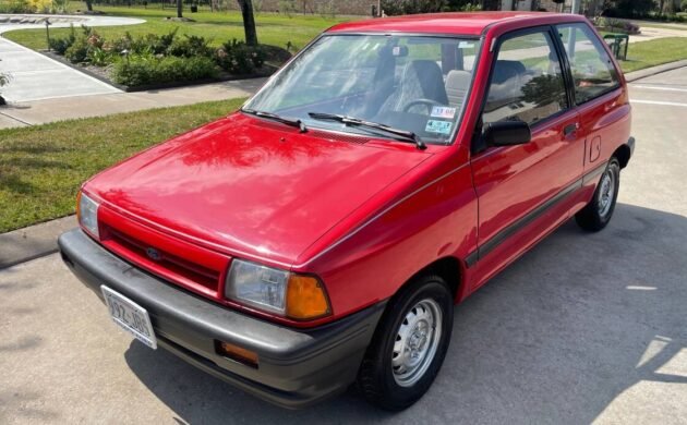 lafayettegary's tweet photo. @ThrillaRilla369 1988 Ford Festiva
Designed by Mazda 
Built by Kia
Bought by my parent new for  $6,500 https://t.co/7NqyWQxz52