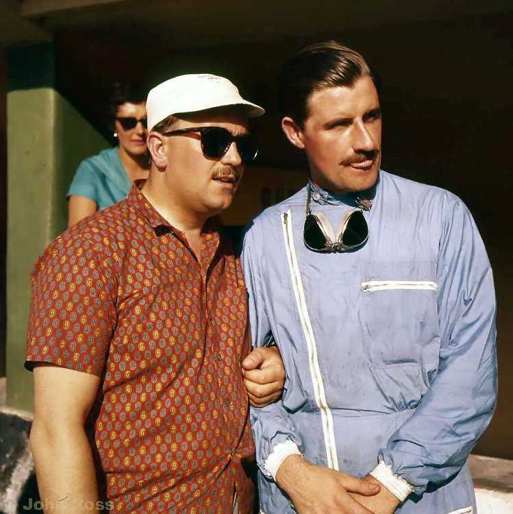FreemanLowell01's tweet photo. Colin Chapman & Graham Hill #ItalianGP, Monza, September 1958. 📷 © John Ross #ColinChapman #GrahamHill #Lotus #F1 https://t.co/Mz22liKV8r