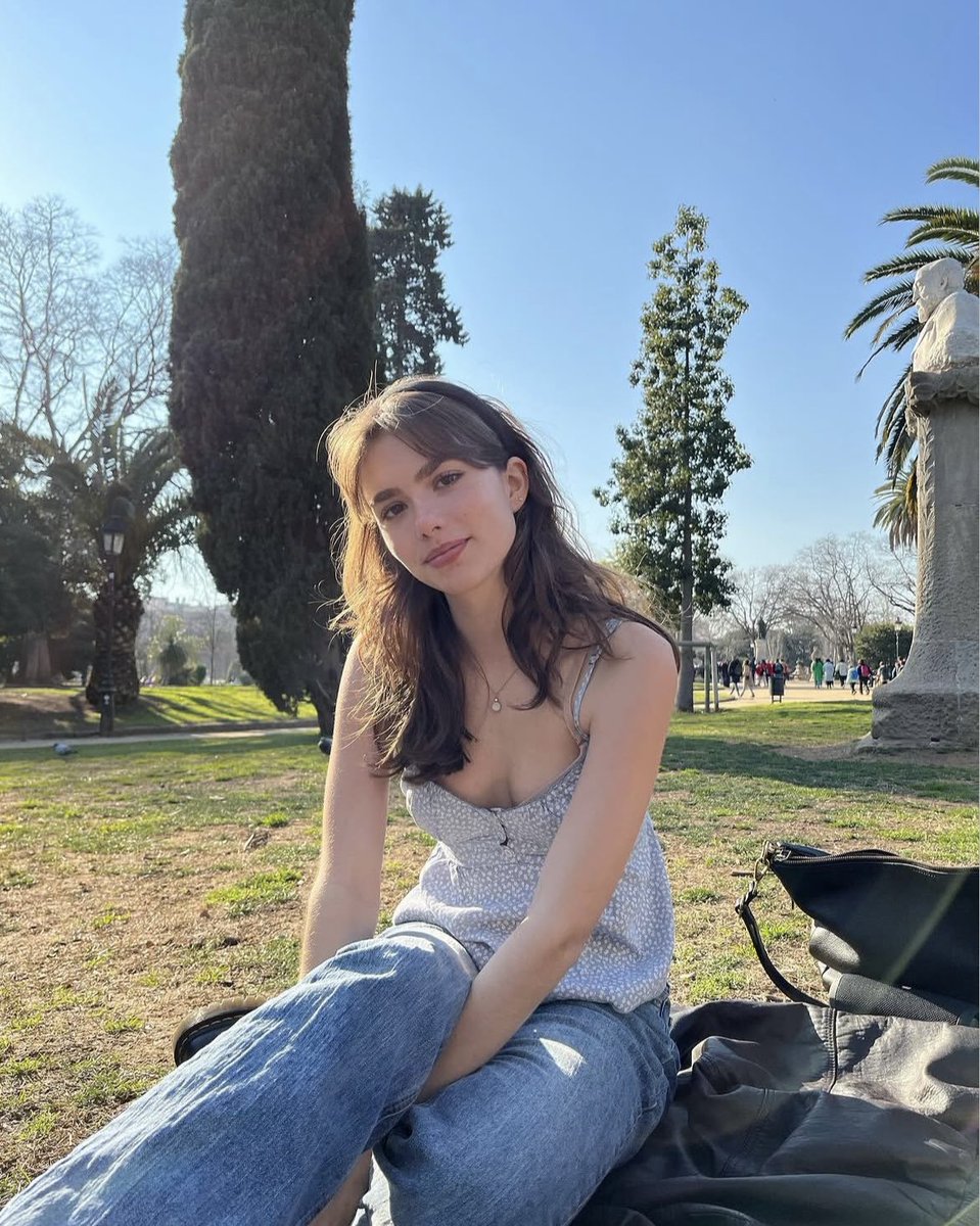demodemid's tweet photo. tomando um sol para dar susto na palidez https://t.co/C3ManDhTgH