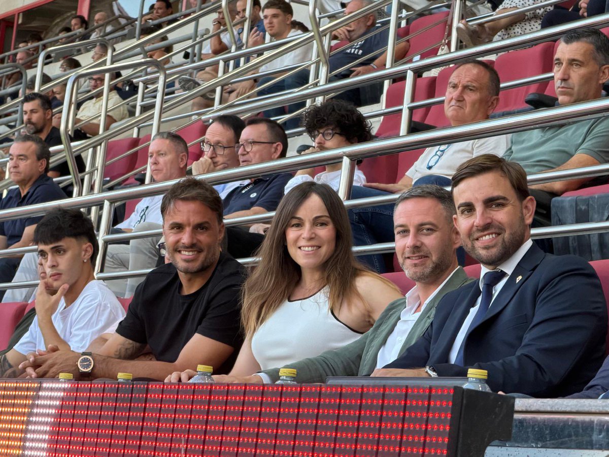 Rebeca_Murcia's tweet photo. ¡4-0 Y DOS DE DOS! ❤️🤍🔥

El Real Murcia vuelve al Enrique Roca por todo lo alto y toda una ciudad vuelve a soñar.

¡Qué manera de empezar!

¡Vaaaaamos, Murcia! 🌶️ https://t.co/mZ0RhD5NjU
