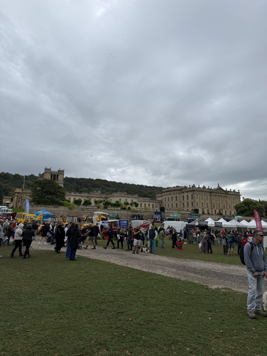 I_a_c_o_b_u_s's tweet photo. Great seeing the Red Arrows at the Chatsworth Country Fair. Great Sunday had by all. @rafredarrows @ChatsworthHouse #RedArrows #Chatsworth #ChatsworthCountryFair https://t.co/kCbsWBp4RJ