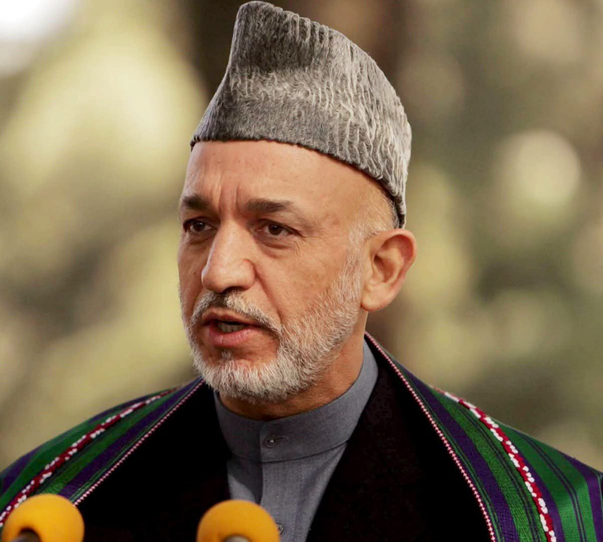 FidaMuhammad116's tweet photo. که پز پري کړی شرم درلودی بيابه يي دچړي نوم نوو اخستی،دی هم ګيلمن وي اوهم مشوري دولت ته ورکوي https://t.co/OD3wDcyeZv