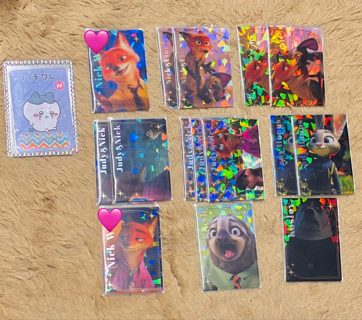 _smst19's tweet photo. 【交換】ズートピア カードソフトクッキー

譲：画像①
求：画像②   〇優先
〇付いているものは、コンプ目的の為各1求めております。
🩷は👑のみ交換可。

2枚目からの方優先
郵送or名古屋駅、岐阜駅にて手渡し可能
検索からもお気軽にお声がけ下さい🍒 https://t.co/lcPOVF8xYN