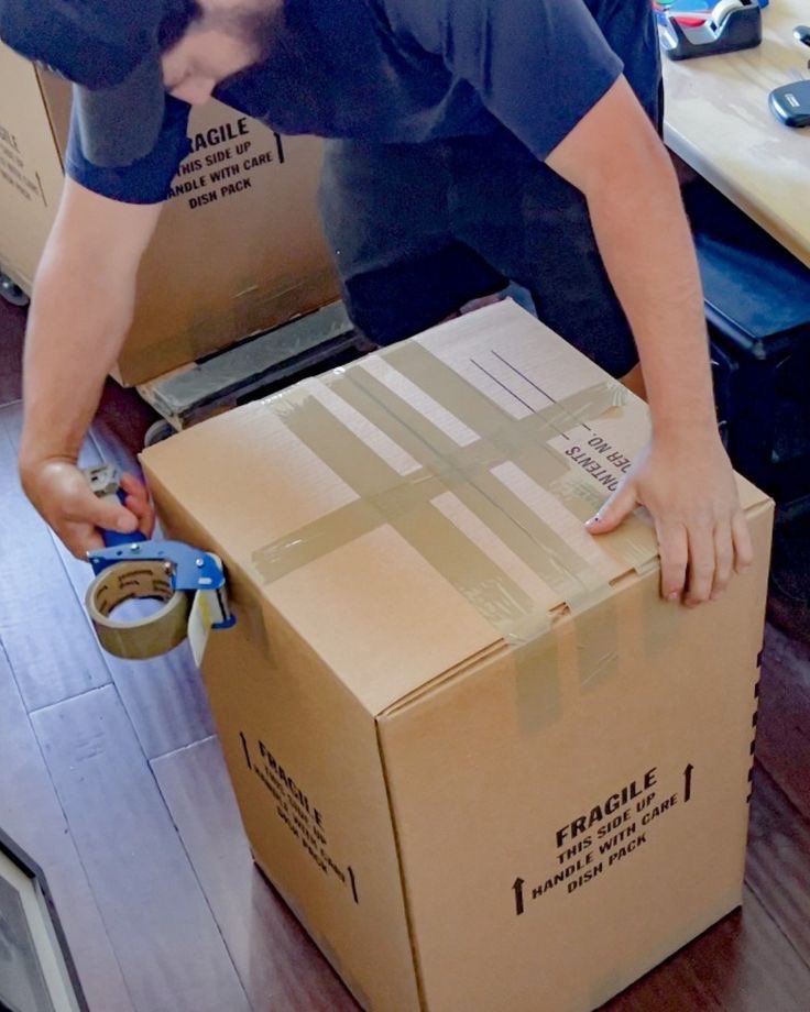 Mavis919148's tweet photo. Inbox me right now send me message if you haven’t received any package 📦 yet ? https://t.co/Y3liymvwUX