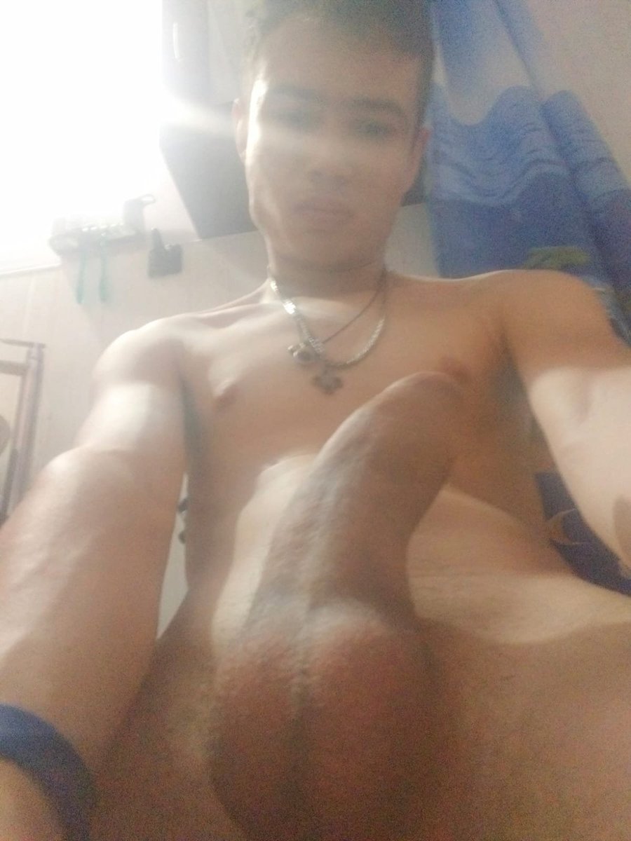 SOLOSPYCAM's tweet photo. HETERO ENGAÑADO, DANDO CULO COMO TODA UNA PASIVA, ME ENCANTA PONER A LOS HETEROS A QUE SEAN MI MUJER 🤭😈😈😈 https://t.co/RmK6BibKbW