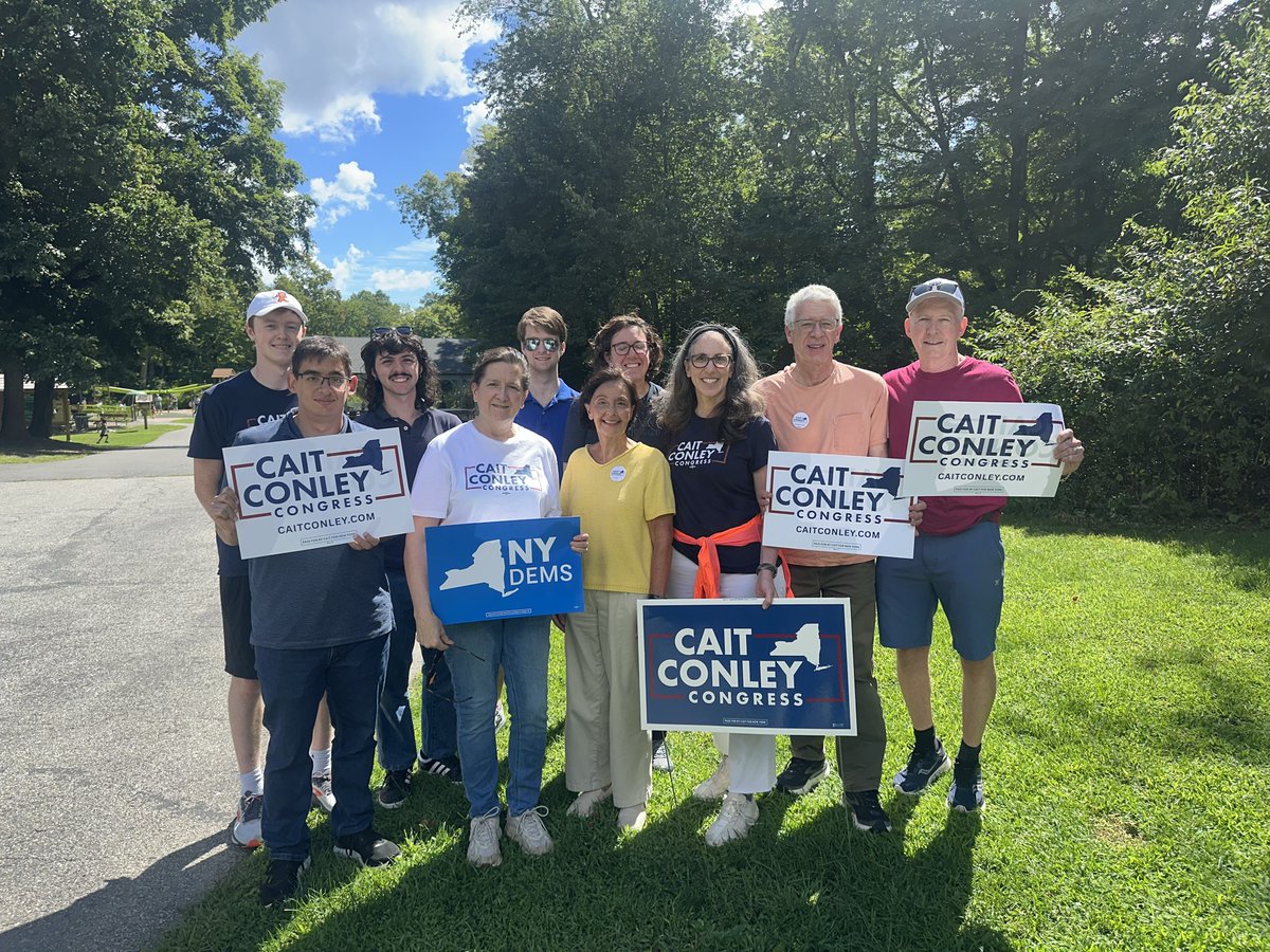 CaitforNewYork's tweet photo. Huge crowds out across the district this weekend. Thank you so much to everyone who spent their Labor Day weekend with #TeamCait!

T-58 days till we send party-first politician Mike Lawler packing and take the first step toward the better, more affordable future the Hudson Valley deserves.