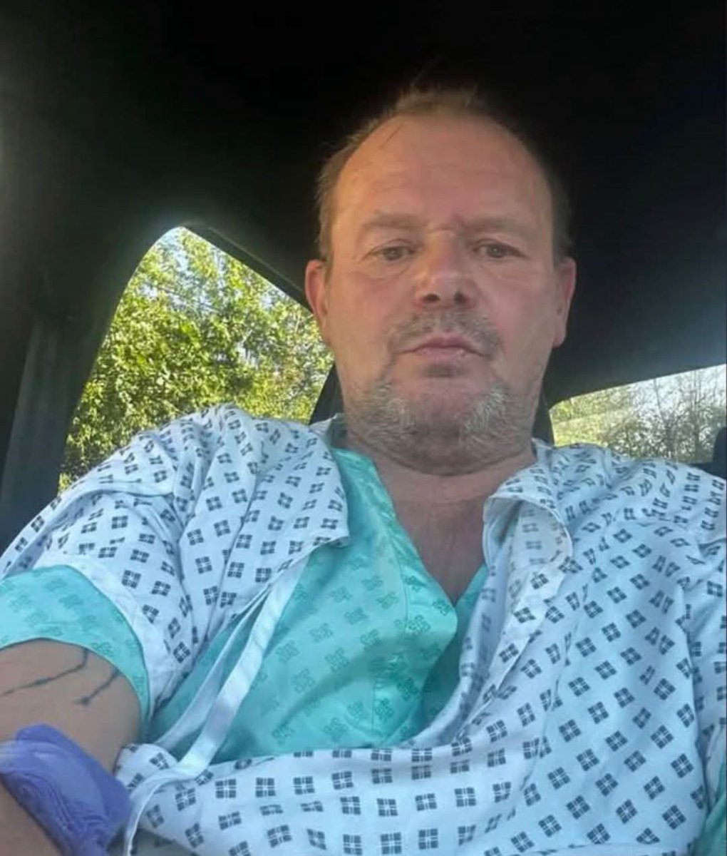 Perky_43's tweet photo. 🚨 BEACON ALERT - PLEASE SHARE 

BEACON ALERT | MISSING VETERAN

Name: Guy Roger Apps
Age: 58
Location: Tonbridge, Kent
Status: Missing – concerns for welfare

There are concerns for the welfare of veteran Guy Roger Apps, who is currently missing from the Tonbridge, Kent area.

Guy reportedly checked himself out of hospital last night and has since been uncontactable.

He may have travelled as a passenger in a beige or silver Ford Transit van.

Kent Police are aware and Guy is being looked for.

Police: Kent Police
Reference: 06-1147

If you have seen Guy or have any information that may assist in locating him, please contact Kent Police on 101, quoting reference 06-1147.

If you believe Guy is in immediate danger or requires urgent medical assistance, call 999.

Please share, particularly in Tonbridge, Kent and surrounding areas.

Source Beacon Alert.