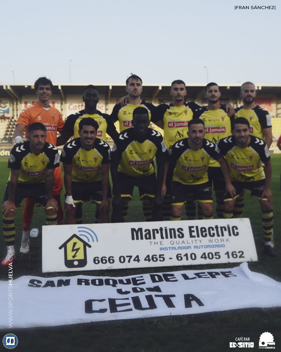 SportsHuelva's tweet photo. 📸 | ◤ 𝐆𝐀𝐋𝐄𝐑𝐈́𝐀◢  

📝 Bonito gesto del @SanRoqueLepe con la ciudad de Ceuta antes del comienzo del partido   

"𝐒𝐚𝐧 𝐑𝐨𝐪𝐮𝐞 𝐝𝐞 𝐋𝐞𝐩𝐞 𝐜𝐨𝐧 𝐂𝐞𝐮𝐭𝐚"  

🤳 | @fransanchezfsfs  (Fran Sánchez)    

#𝑆𝑜𝑚𝑜𝑠𝐷𝑒𝑝𝑜𝑟𝑡𝑒𝑆𝑜𝑚𝑜𝑠𝐻𝑢𝑒𝑙𝑣𝑎 https://t.co/n0CR5hYkpO