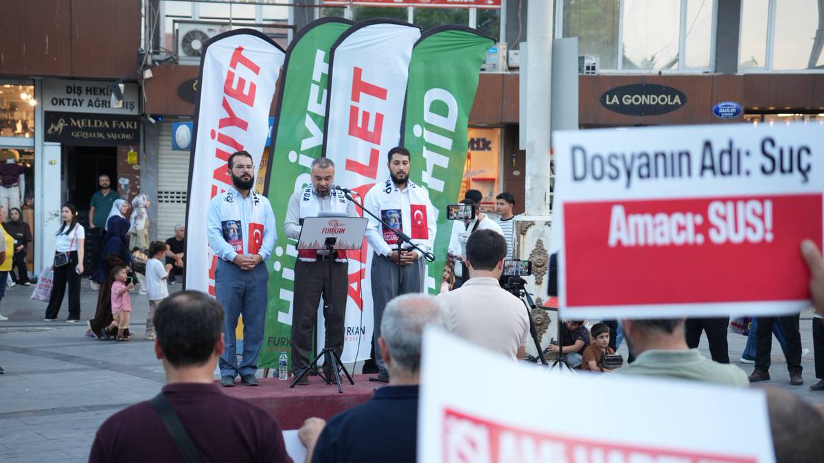 FH_Susmaz's tweet photo. GAZİANTEP | ADALET ÇAĞRISI MEYDANLARDA!

Furkan Hareketi mensupları, Alparslan Hoca ve hukuksuz şekilde tutuklanan Furkan Hareketi mensuplarının özgürlüğü için Gaziantep’te bir araya geldi.

Gerçekleştirilen basın açıklamasında, tutuklamalara ve yaşanan hak ihlallerine tepki gösterilirken adalet ve özgürlük talebi bir kez daha yüksek sesle dile getirildi.

Özgürlükiçin Meydandayız
FurkanGönüllerine Ozgürlük