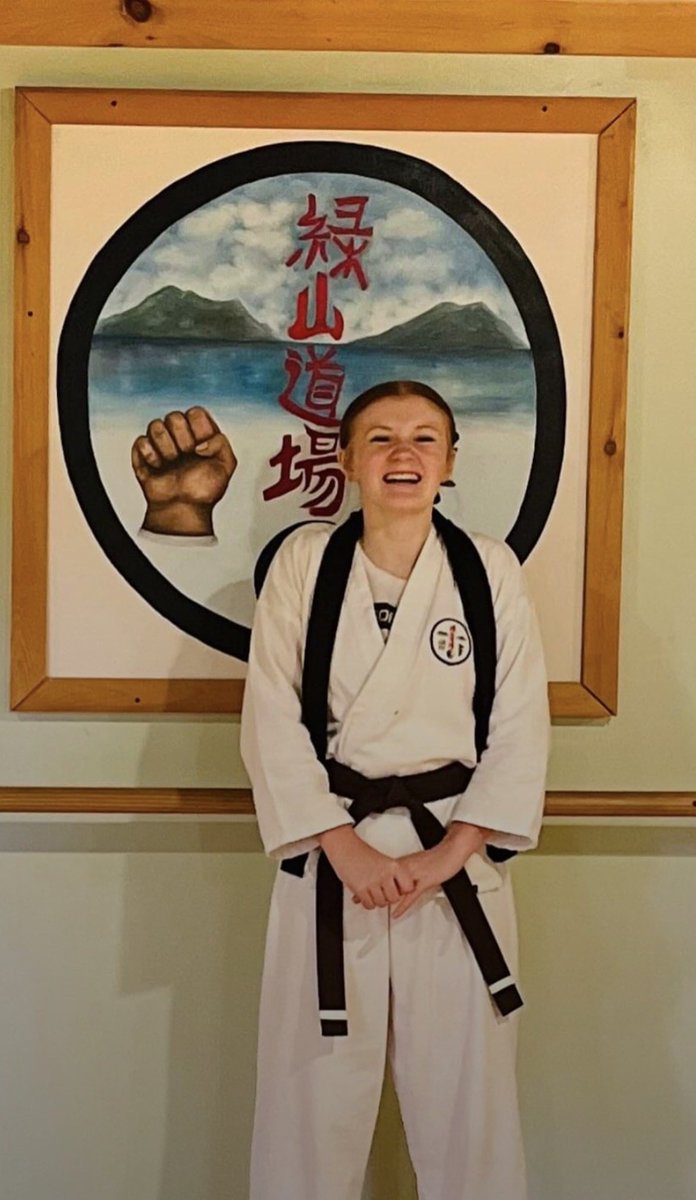 KimmieCrow's tweet photo. What an accomplishment~
Getting a black belt in the martial arts takes years of dedication, hard work and  perseverance.  Most nights she would go from softball practice to karate. 
Still beyond proud of her accomplishment 
@DfwSho @EverythingFsu00 
@softballhype 
@CamdynCrow2029 https://t.co/lcGEhZpq2s