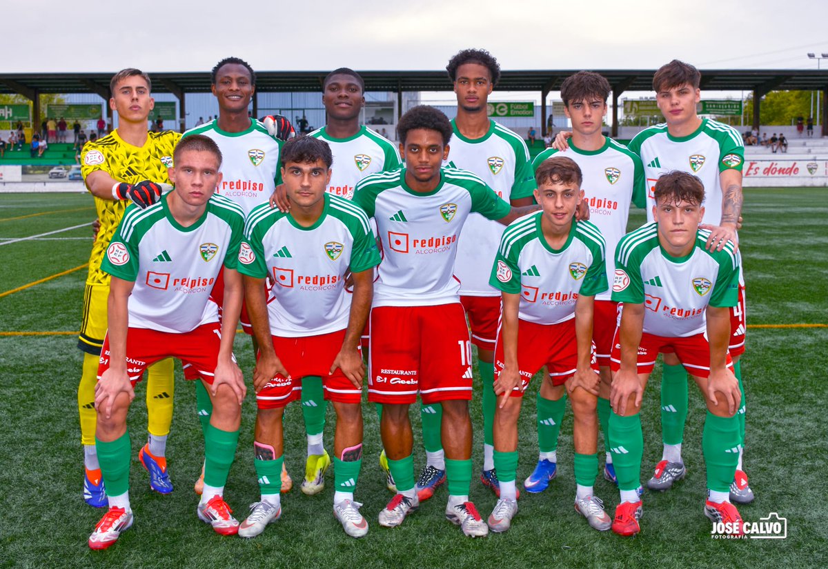 EscuelaTrival's tweet photo. 📰⚽ JUVENIL A | DIVISIÓN DE HONOR

Buen inicio de temporada de nuestro Juvenil A, que mereció más ante el CD Leganés (2-2).

Dos goles en el tiempo añadido de cada parte impidieron que los tres puntos se quedaran en La Canaleja.

🔗https://t.co/AAdVbiHJff

#VamosTrival https://t.co/tTE7NFqXAA