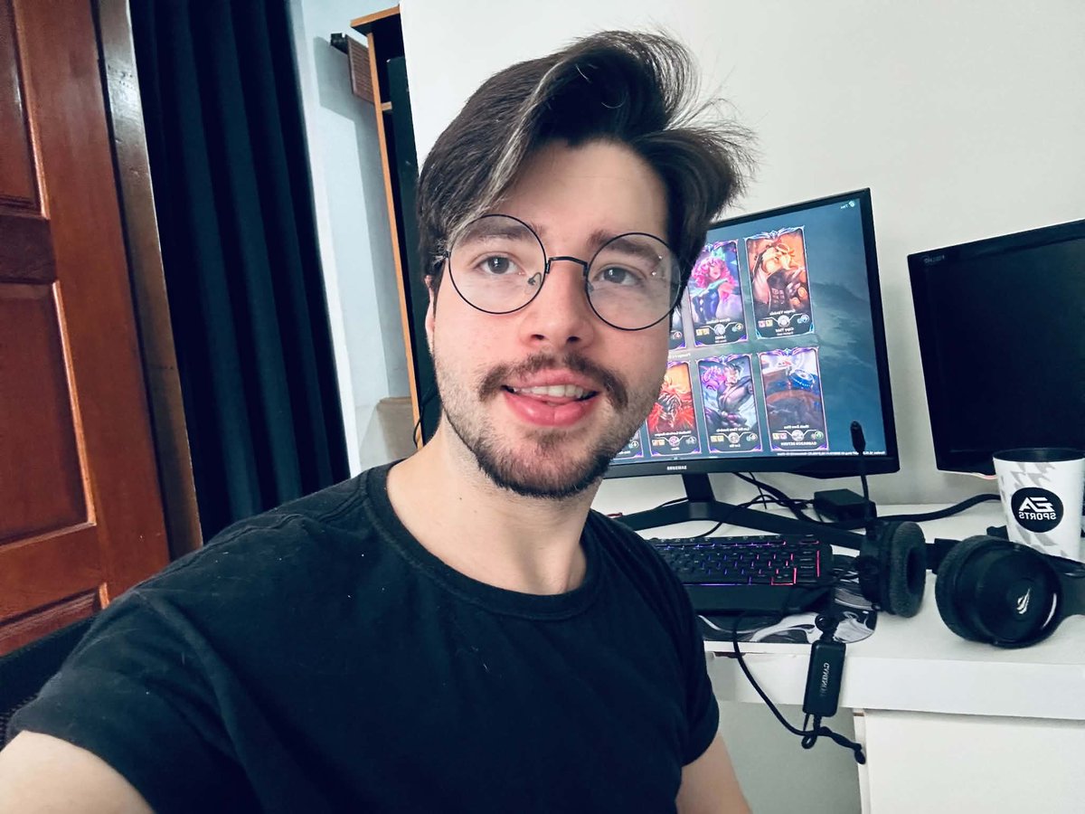 Famemqs's tweet photo. eu/ minha main https://t.co/2RCPHdpHgq