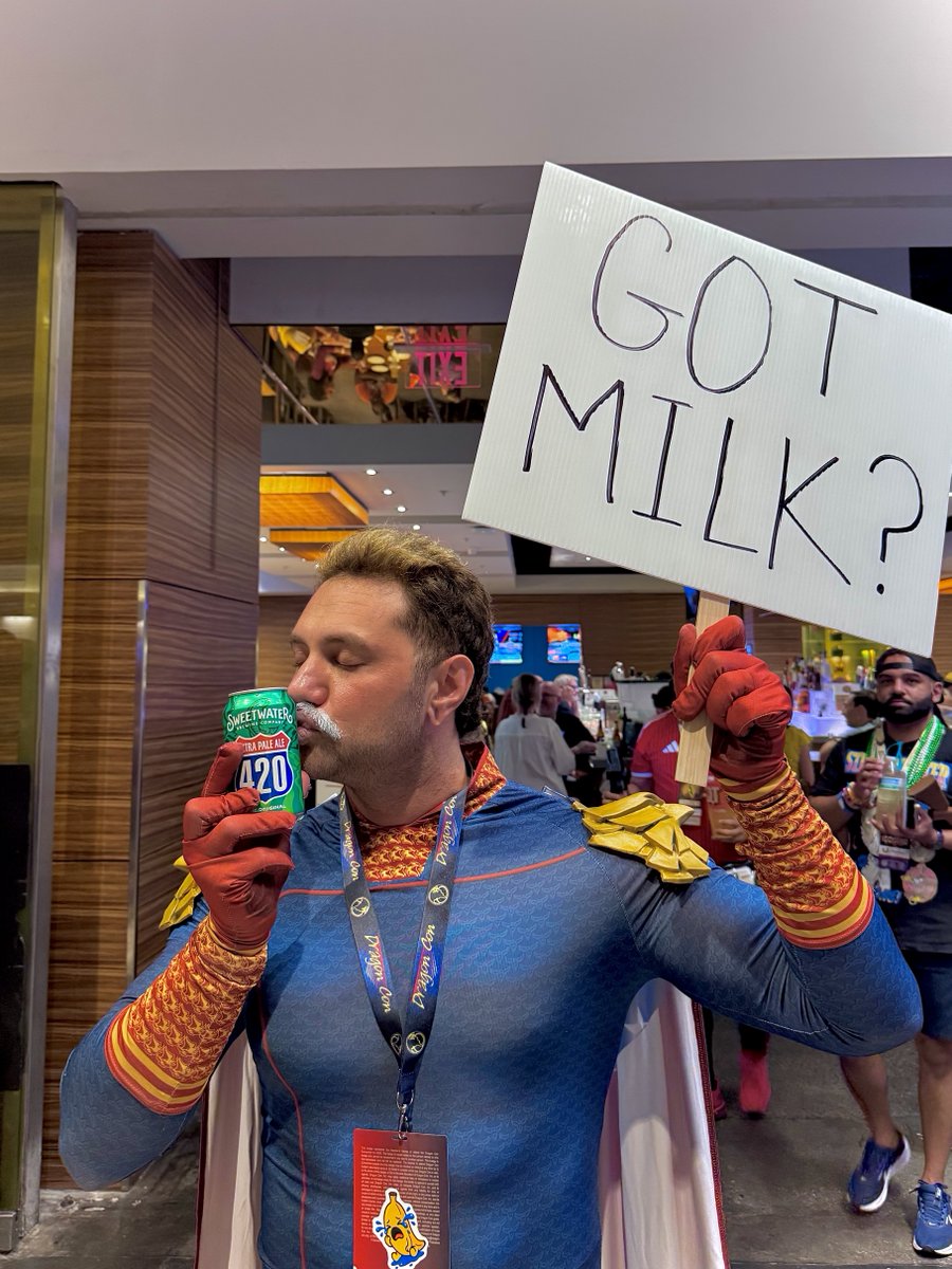 sweetwaterbrew's tweet photo. A weekend where Master Chief, Michael Myers, and a guy dressed as a giant cat can all agree on something: cold beer.

Thanks for having us out at #DragonCon2026, fam! https://t.co/cRbi0n7oID