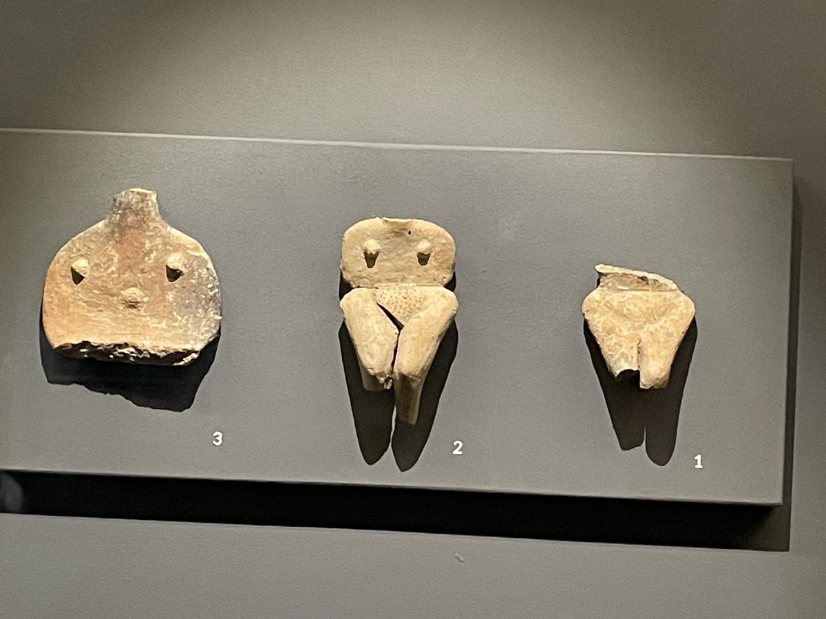 VoisinVal's tweet photo. Visite du musée archéologique de Lemnos, réouvert après sa renovation suite au tremblement de terre de 2014. Beaucoup d'artefacts prehistoriques, comme d'époque classique grecque et romaine. https://t.co/5ZedIRqUjL