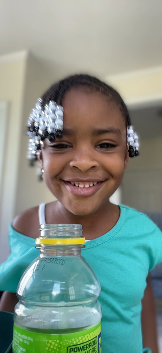 reggiehoward's tweet photo. Happy 😃 Sunday from baby girl‼️#family https://t.co/00uXDg9n4S