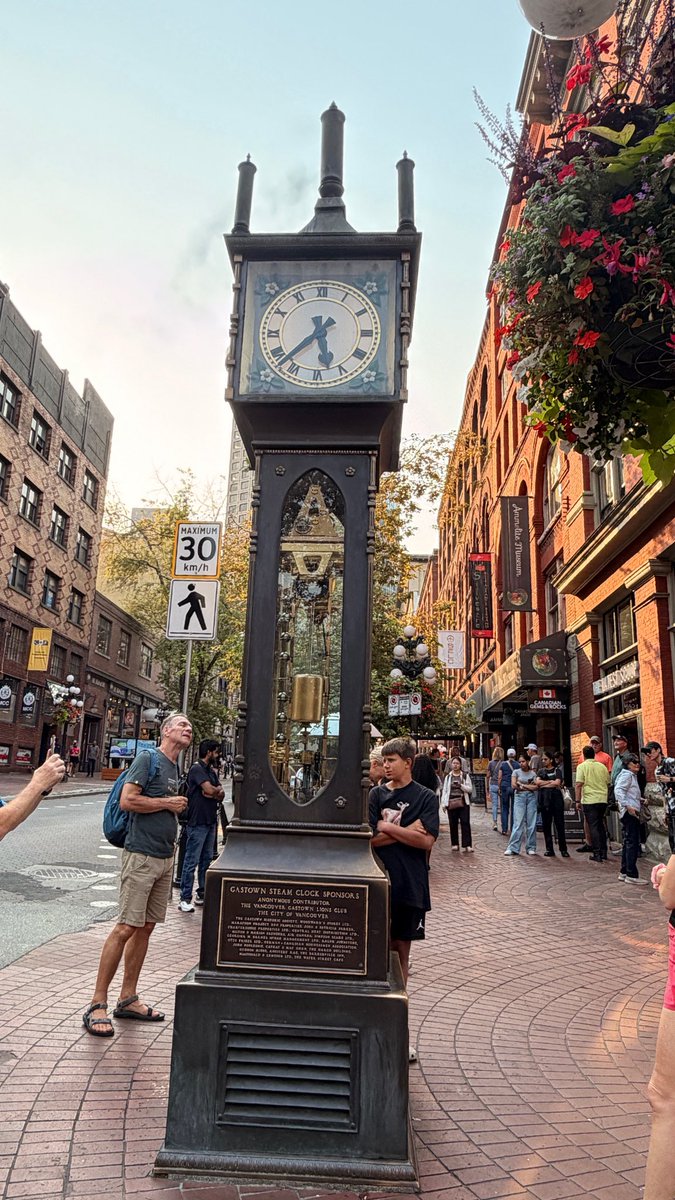 catlythecat's tweet photo. Vacouver bits: English bay beach, the best oysters ever at Fanny Bay Oyster  Bar, totem poles at Stanley Park and Gastown’s steam clock tower. https://t.co/t61mBGRFbJ