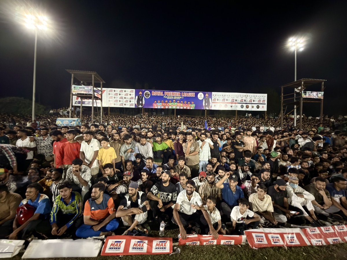PulwamaOnside's tweet photo. The stands are alive, the atmosphere is electric. #royalpremierleague #pulwama https://t.co/RPlYw0hBhp
