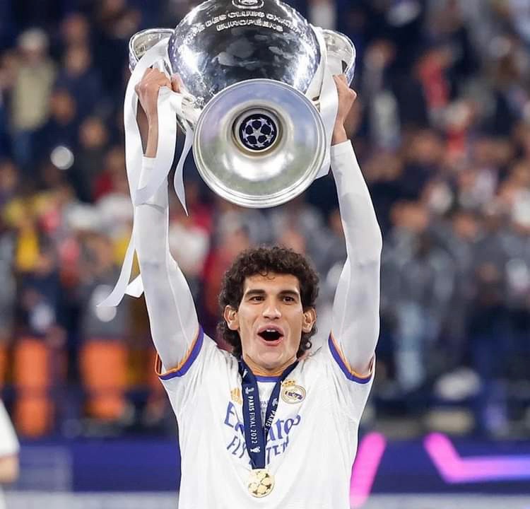 i_Ali23's tweet photo. @ll7i1p @Gyrbjeo @Forca_Fcb حتى فاييخو يحسم القاب 👀 https://t.co/dMYImPOlLA