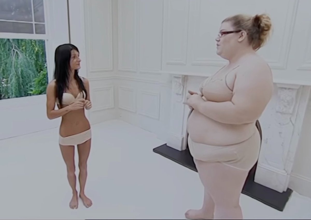 56diary's tweet photo. this is how i feel next to my 150cm friends https://t.co/2453IHptqu