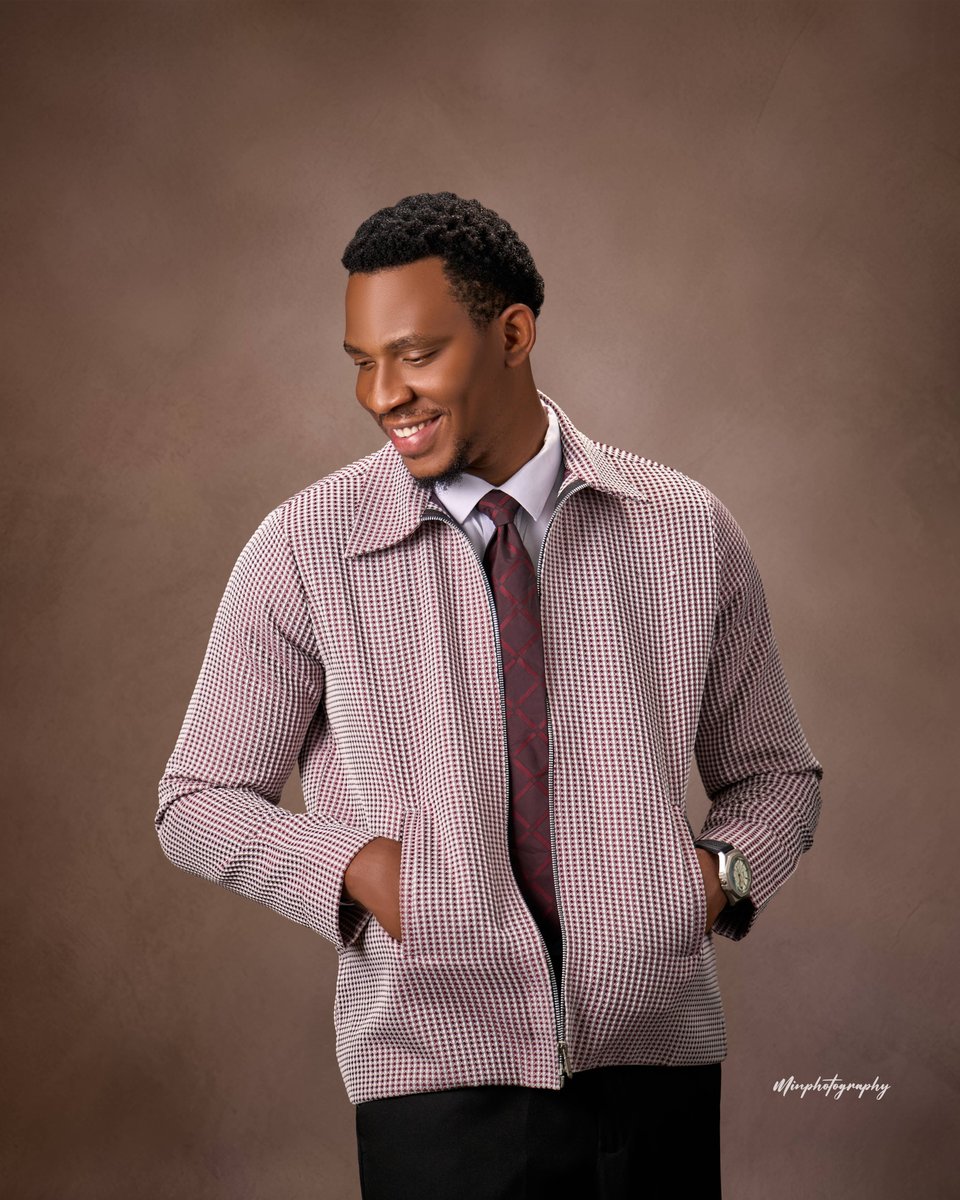 sandrababybrri's tweet photo. Mr nice guy...
Ur shoe go shine...
Mark today date...
God got u bro..
The light go spark
Everything will be beautiful...
Normally e go first shake small the. Later everywhere go light..
#barry
#barrycade
#Bbnaija https://t.co/Vi2nNHIOBq