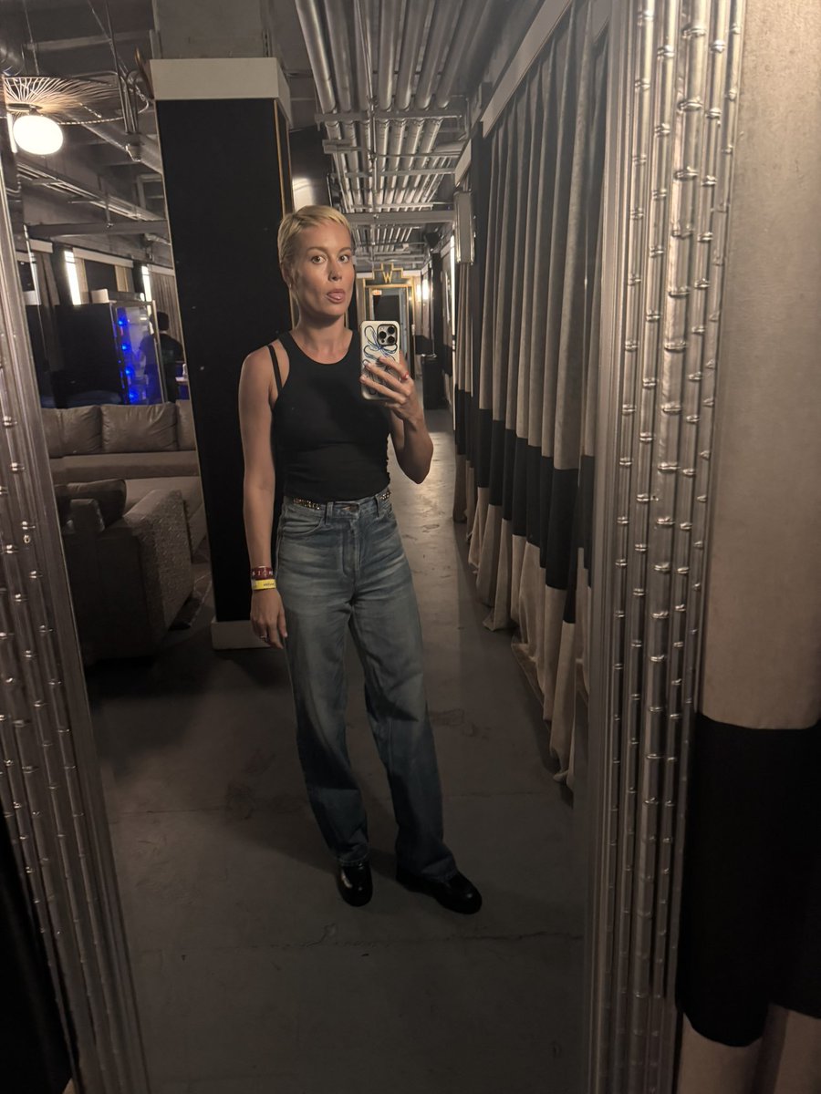 Brielarson201 tweet picture