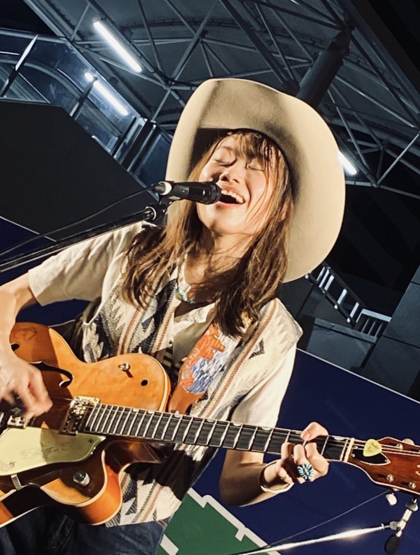 3104sorrow's tweet photo. CHIEちゃん😍
#CHIEHORIGUCHI #gretsch
#Americana #countrymusic https://t.co/MKNmWCgVJA