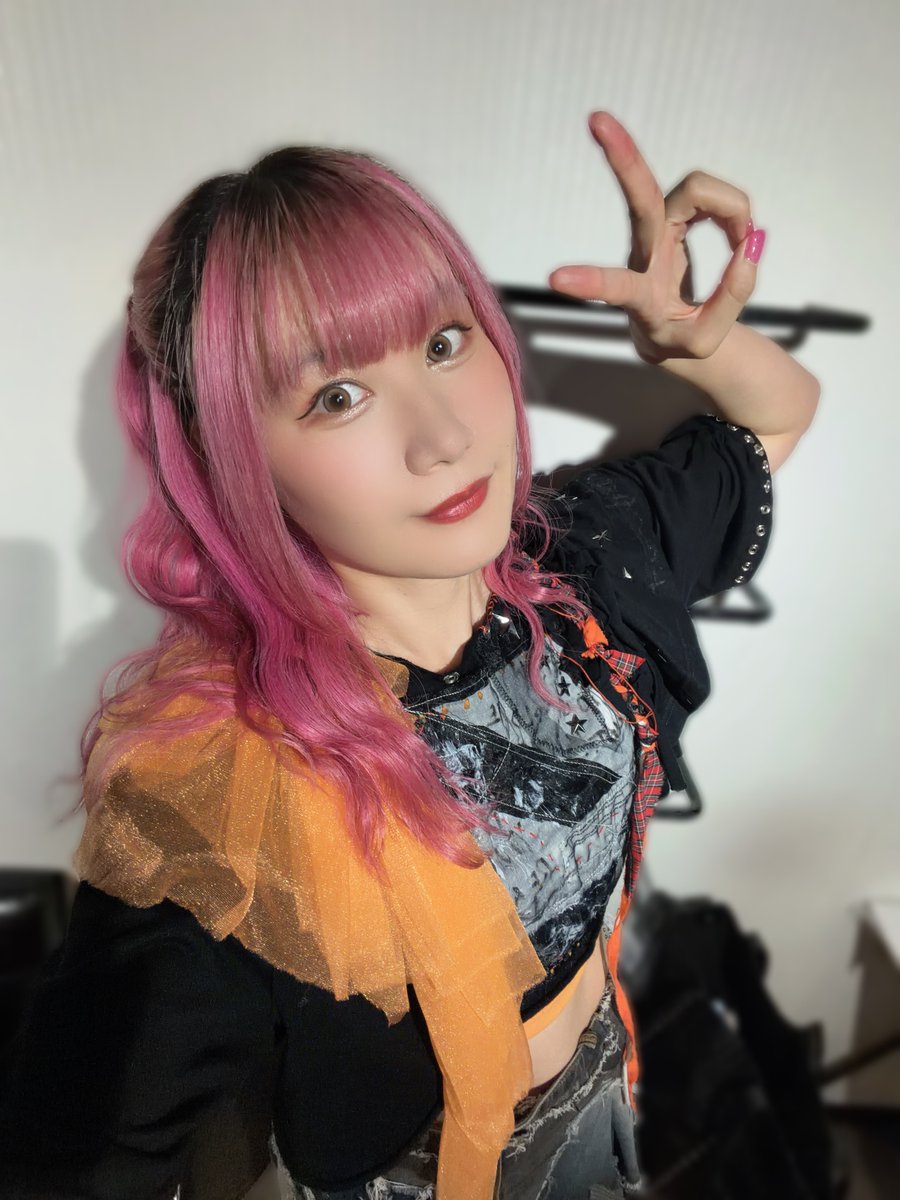 NeNe_nyao's tweet photo. おはねねMONDAY😸✌🏻 https://t.co/ScfYC07zU8