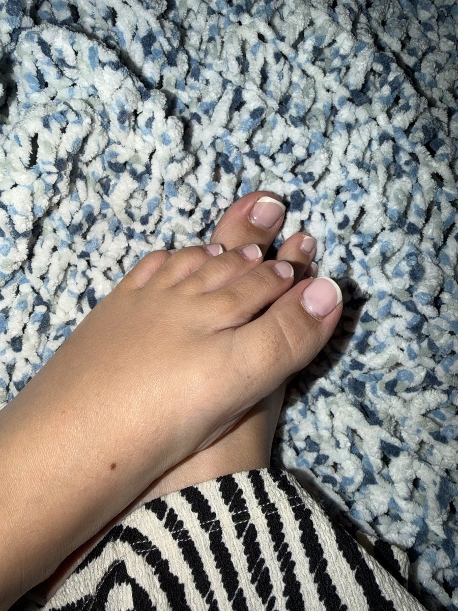 Satintoesluxe's tweet photo. Long time no see #feet #feetfetısh #feetfinder https://t.co/Jq6lhUoulF