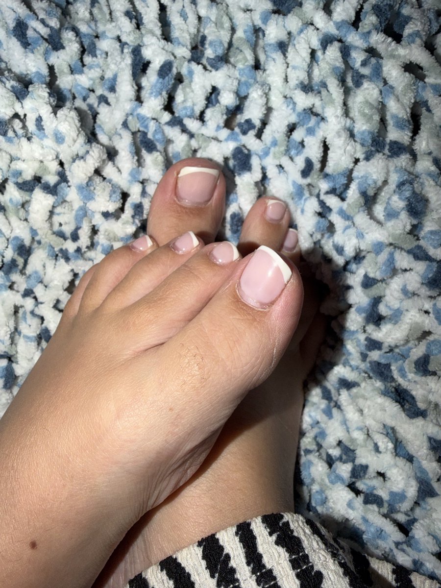 Satintoesluxe's tweet photo. Long time no see #feet #feetfetısh #feetfinder https://t.co/Jq6lhUoulF