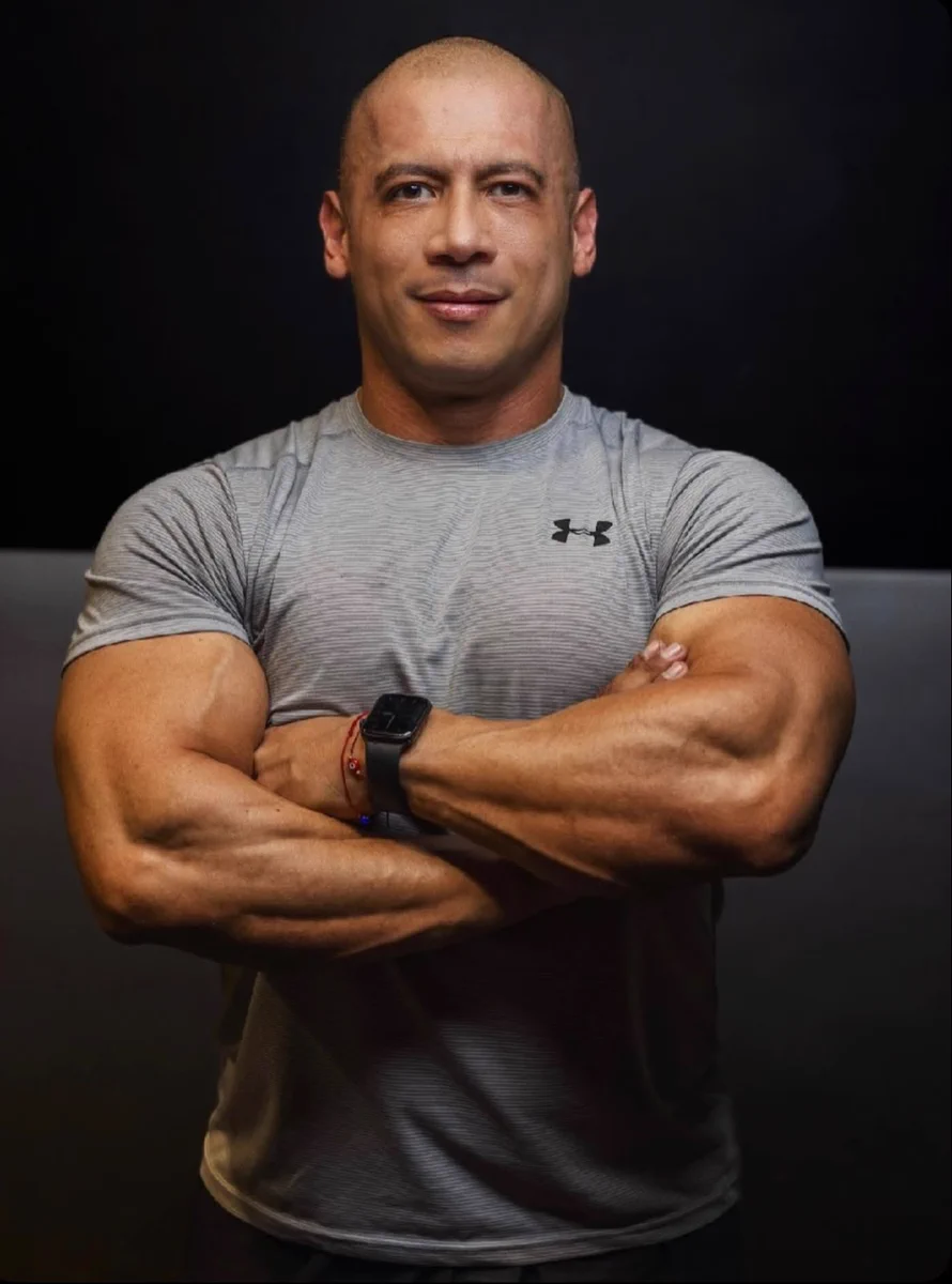 El Gráfico on X: "? ¿Quién era Einar Méndez? El influencer fitness que  falleció a sus 48 años   https://t.co/YojyAMUXpM" / X