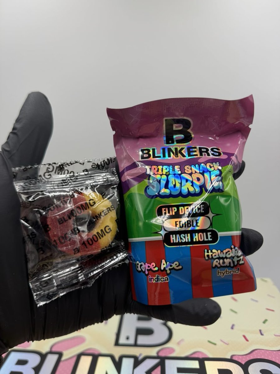 Highplow's tweet photo. BLINKERS 2g 🅱️  “TRIPLE SNACK” dispo + hashhole + edible 

10 pc  $20 each
50 pc $15.5 each 
100 pc $14.5 each 
500 pc $13.5 each 
1000 pc $12.5 each 
2000 📲HMU https://t.co/lOhKwXfNQ8