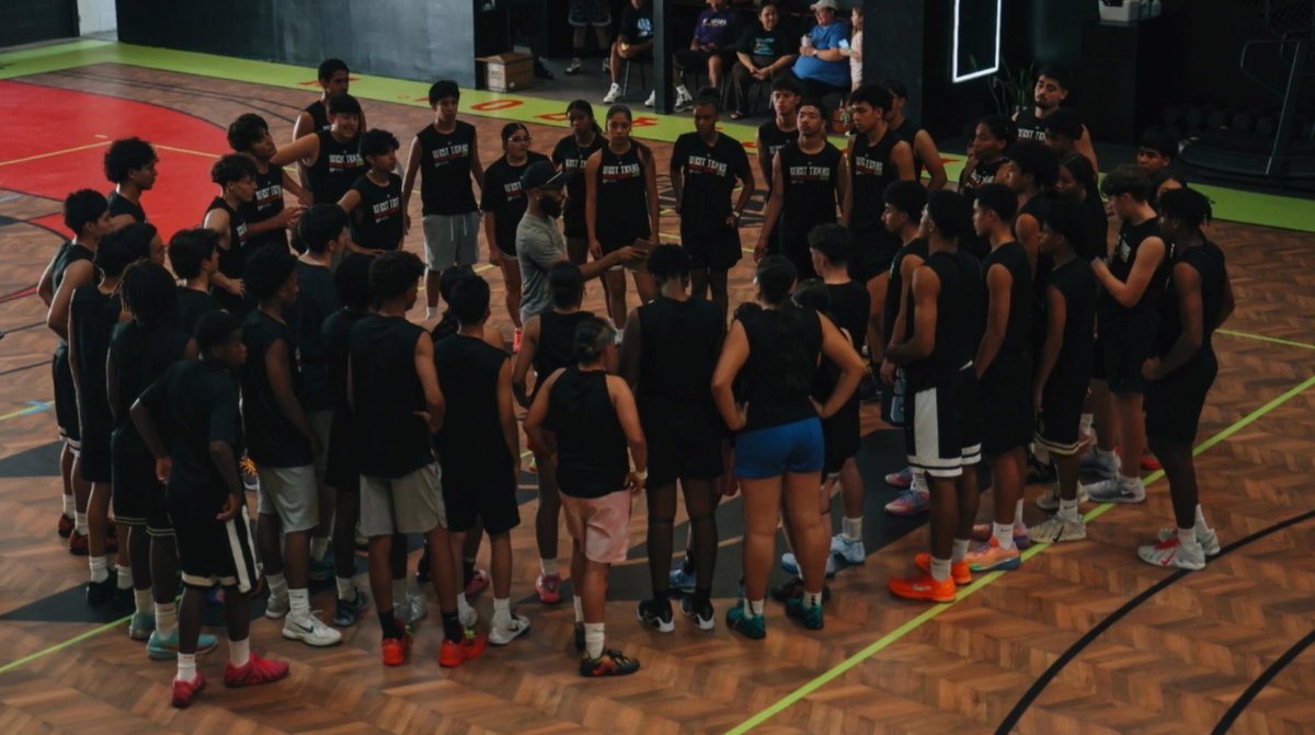 paristhetrainer's tweet photo. yesterday, i hosted a free one day, NBA Combine-style, Pro Day for any and every high school basketball player that wanted to join. and our beautiful young people came out to dance! i wanted to do something that first, glorified God, and second, allowed our young people to freely display their art. 

first of all the numbers were crazy— to all developers; samantha stukes, bob jones, jermaine jefferson, anthony white, jenzel nash, rian narra, randy clark, rob godinez, ronny weihmann, matt flores, and many more, you guys are geniuses! the athletes you all work with are incredible, never stop impacting lives! 

i am eternally grateful to every family & every athlete. thank you for coming out, showing out, and supporting these young people. i can’t put in words how thankful i am to every hand that helped in anyway. young stars, have fun, be free, & have a YEAR! i can’t wait for the next one. 🫂