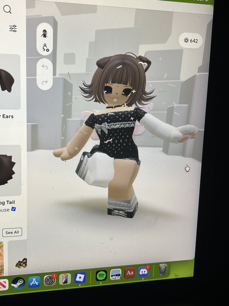 wooferrz's tweet photo. shes da cutest >.< https://t.co/KbTVJd92gW