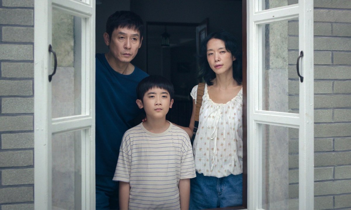 3martamp's tweet photo. Las estupendas reacciones a POSSIBLE LOVE, de Lee Chang-dong, en #Venezia83 no hacen sino aumentar las ganas de verla.

Una pena que por ahora su estreno en salas se limite a EE. UU., Canadá, UK, Irlanda y Japón. A Netflix llegará el 6 de noviembre, previo paso por San Sebastián. https://t.co/DOcJ0qYIdj