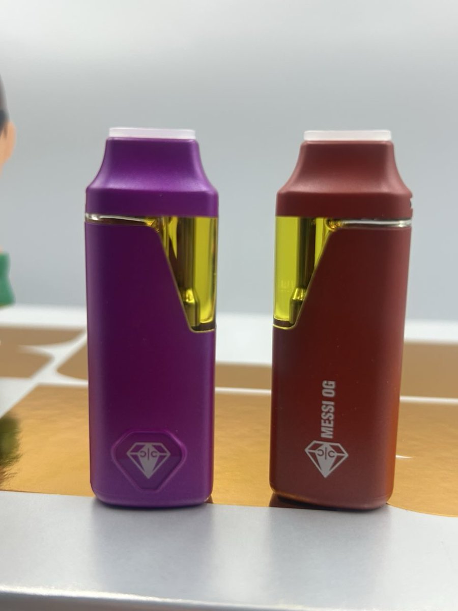 Highplow's tweet photo. CLEAN CARTS 2g (FIFA Edition) ⚽️🏟️

10 pc  $20 each
50 pc $13 each 
100 pc $12 each 
500 pc $11 each 
1000 pc $10.5 each 
2000 📲HMU https://t.co/92mR3SqGRO
