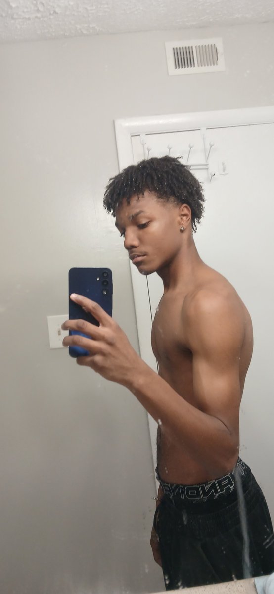 JayyxAloan's tweet photo. freeform growth 8 months in prolly

#jayyxaloan #aloanlife #freeforms #growth https://t.co/y8cID2zcwh