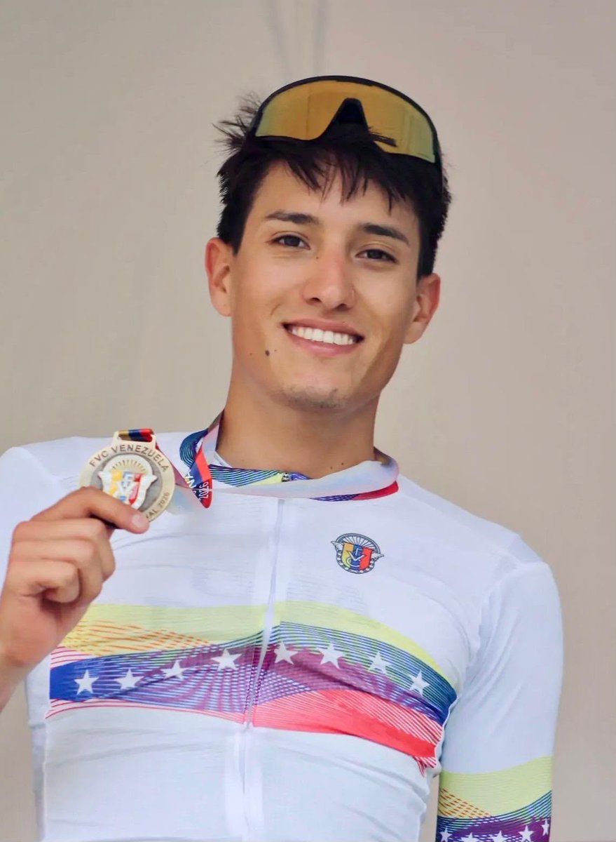 ciclo21's tweet photo. Francisco Peñuela, nuevo campeón venezolano de fondo

https://t.co/pyJPgxSW81 https://t.co/gZrS95ZPjA