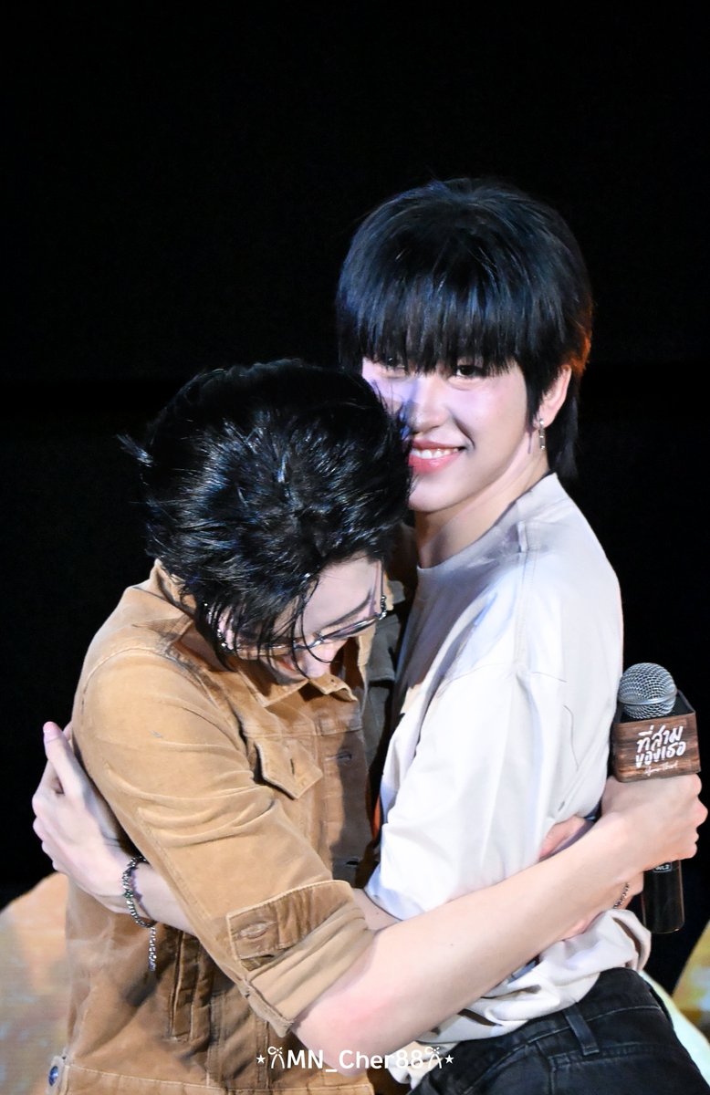 slash_kawai's tweet photo. Me and my ohm @peakieloml against the world 
#ที่สามของเธอEP7 #ohmkim https://t.co/CRQIkGlYTo