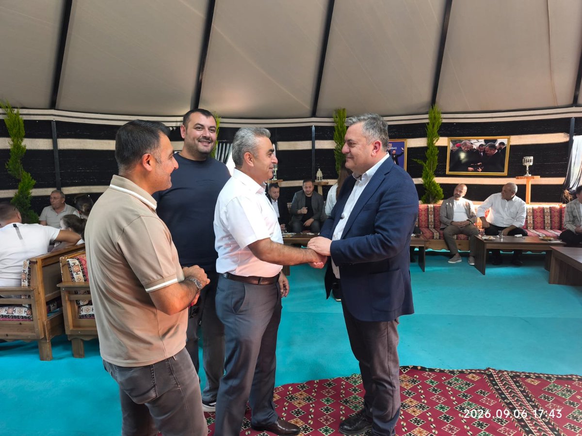 BBSANK1's tweet photo. Şube Başkanımız Turan UZUN, Çubuk Belediyesi tarafından düzenlenen 18.Uluslararası Kültür ve Turşu Festivaline katıldılar. Çubuk Belediye Başkanı Av.Baki DEMİRBAŞ'ı ziyaretleri sonrası,
Festivalde görevleri başında olan Zabıtalarımızı ziyaret ederek Zabıta Haftalarını kutladılar. https://t.co/sVvssLpBDn