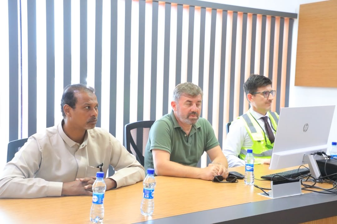 MotcaSomali's tweet photo. The Ministry of Transport and Civil Aviation Somalia has fully apologized to the management and staff of Oman's international airline @SalamAir regarding the physical altercation and inappropriate behavior directed at some of their staff members at Aden Adde International Airport https://t.co/lZVPfQbptS