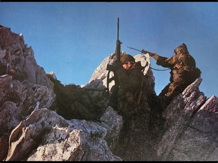 signalpestt's tweet photo. Photos of the Mojave recovered from an NCR Rifleman. https://t.co/nIzTkT4128
