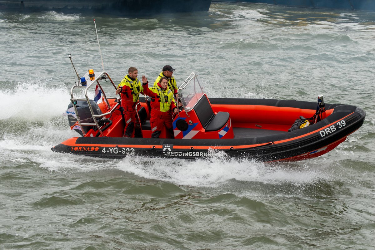 Scheepskijker's tweet photo. De #knrm at the #wereldhavendagen #rotterdam till next year!!

#scheepskijker_havenfotografie #havenrotterdam #portphotography #havenfotografie https://t.co/6AEK1gGaUr