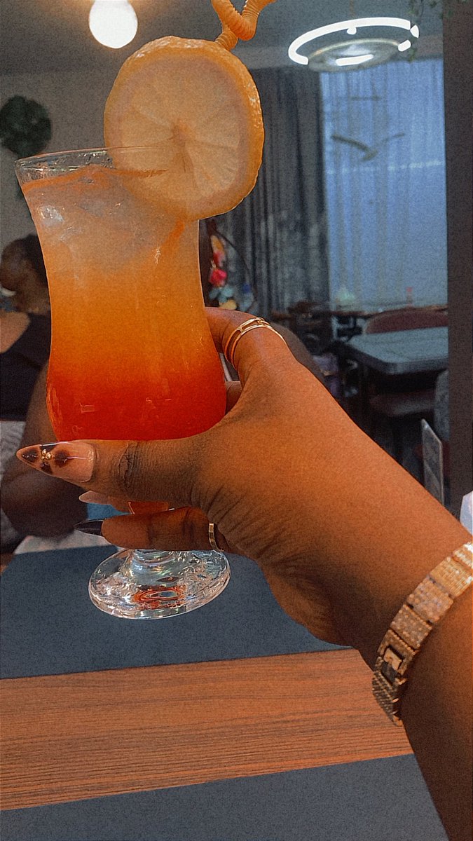 NiYoLa02's tweet photo. Cheers 🥂 https://t.co/hqxcmT2A4I