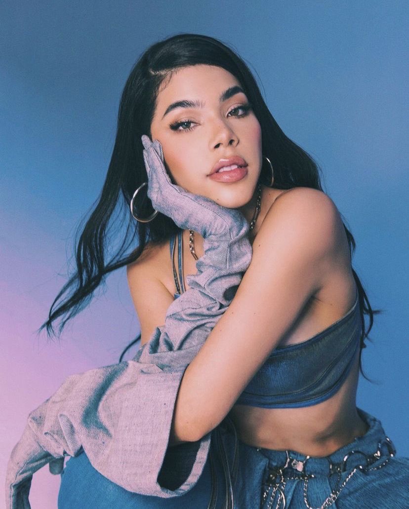 K0sNetwork's tweet photo. Love Love U de @KeniaOS supera las 32 MILLONES de streams en Spotify. 📽️🦄💖

Es su canción #22 en solitario en lograrlo y la #36 en general.💗 https://t.co/JNU23sLqOK