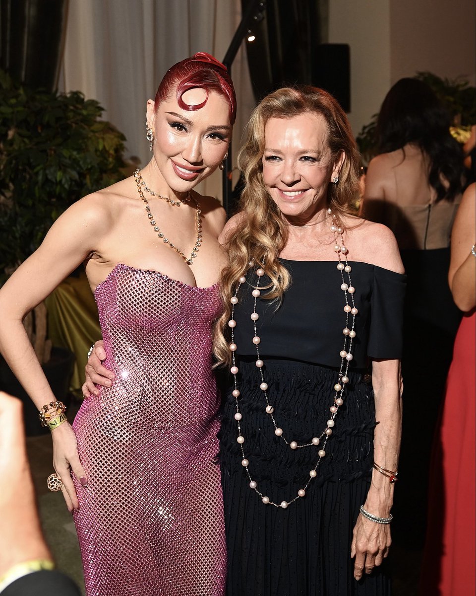 amfAR's tweet photo. Scenes from cocktail hour at amfAR Venezia worth toasting to. (2/2) https://t.co/hTyJiSJjQf